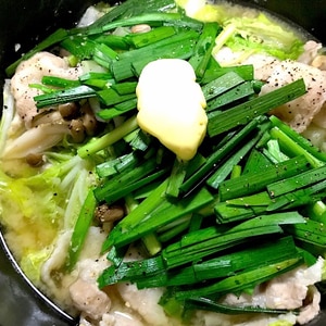 豚肉と白菜の味噌バター鍋☆シメはラーメン！